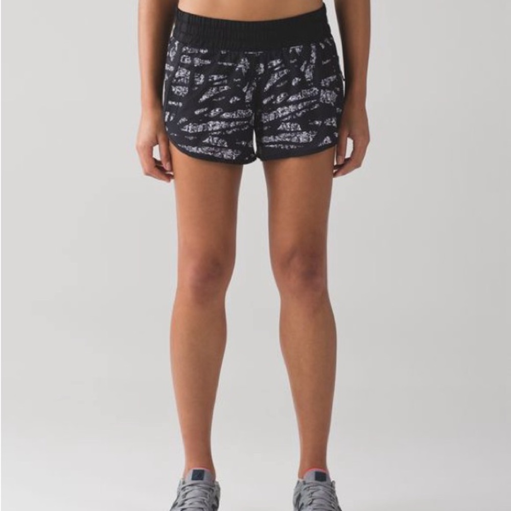 LULULEMON Tracker Short 4” - Breeze